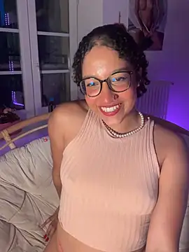 Snapshot of Lauyako chatting on 7, 6, 2026 Lauyako online show from 7, 6, 2026