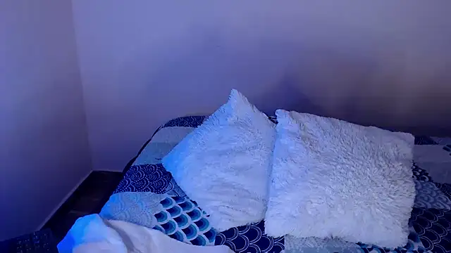 Snapshot of kim_perri chatting on 14, 3, 2025 kim perri online show from 14, 3, 2025
