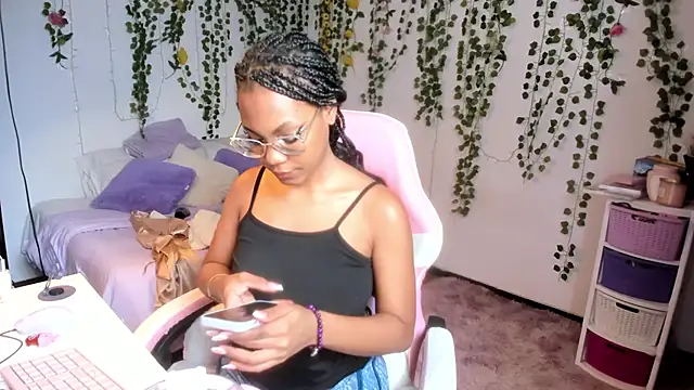 Snapshot of violeta_milleer chatting on 4, 6, 2026 violeta milleer online show from 4, 6, 2026