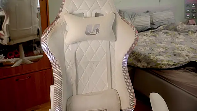 ho1yho1e online show from 8, 4, 2026