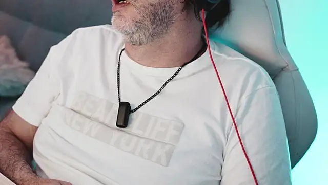 Sanders White online show from 23, 2, 2025