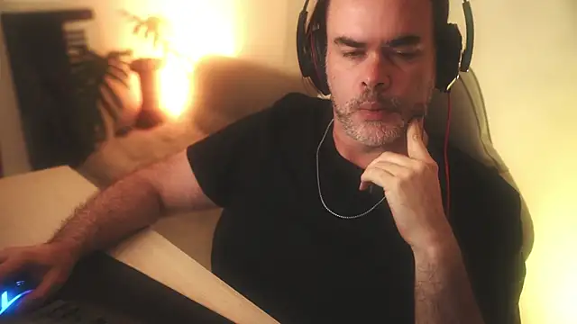 Sanders White online show from 4, 3, 2025