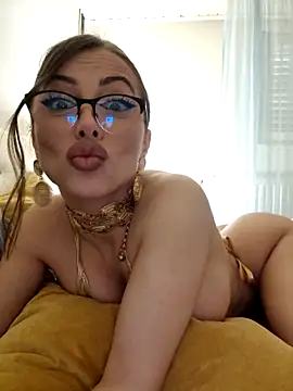 TamaraSavage online show from 11, 3, 2025