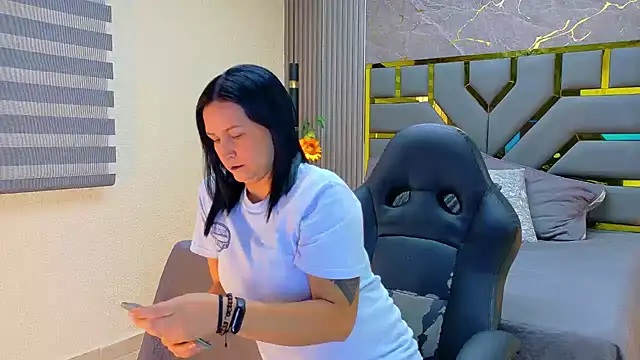 Britney taylor  online show from 28, 7, 2026