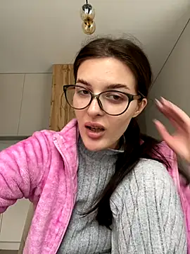 little belucci online show from 4, 10, 2025