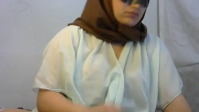 Snapshot of insatiableeee chatting on 24, 12, 2024 insatiableeee online show from 24, 12, 2024