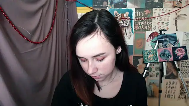 Snapshot of VeryVeryVeryShy_ chatting on 23, 12, 2024 VeryVeryVeryShy online show from 23, 12, 2024