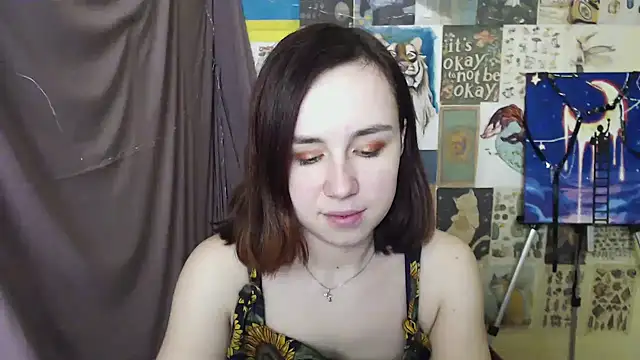 Snapshot of VeryVeryVeryShy_ chatting on 1, 3, 2025 VeryVeryVeryShy online show from 1, 3, 2025