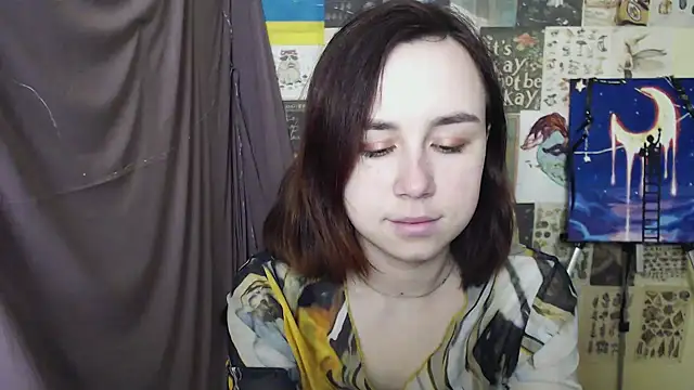 Snapshot of VeryVeryVeryShy_ chatting on 5, 3, 2025 VeryVeryVeryShy online show from 5, 3, 2025
