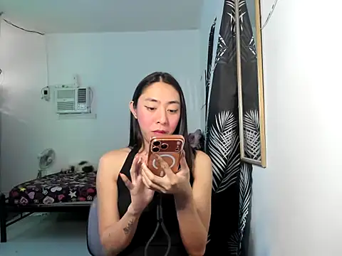 Snapshot of ErikaJayne4u chatting on 13, 1, 2026 ErikaJayne4u online show from 13, 1, 2026