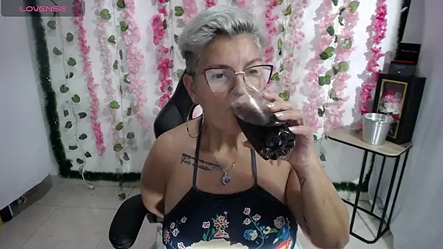 bety-cum2 online show from 15, 2, 2025