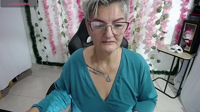 bety-cum2 online show from 23, 2, 2025