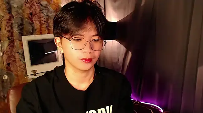 Snapshot of Sexy_Handsome_Drex chatting on 18, 12, 2024 Sexy Handsome Drex online show from 18, 12, 2024