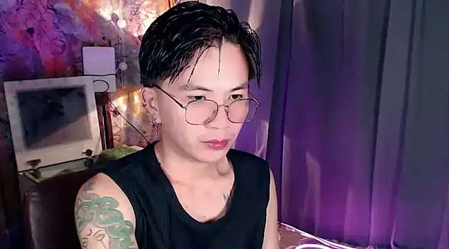 Snapshot of Sexy_Handsome_Drex chatting on 4, 1, 2025 Sexy Handsome Drex online show from 4, 1, 2025