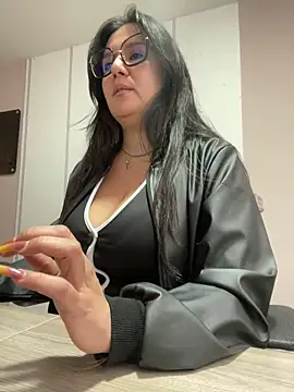 SWEETLILY18 online show from 3, 1, 2025