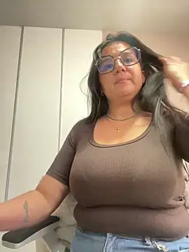 SWEETLILY18 online show from 4, 1, 2025