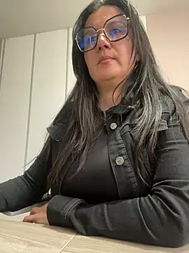 SWEETLILY18 online show from 8, 1, 2025