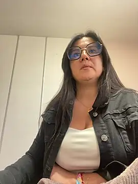 SWEETLILY18 online show from 20, 1, 2025