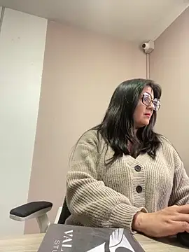 SWEETLILY18 online show from 24, 1, 2025