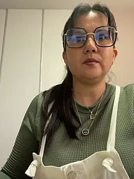 SWEETLILY18 online show from 11, 2, 2025