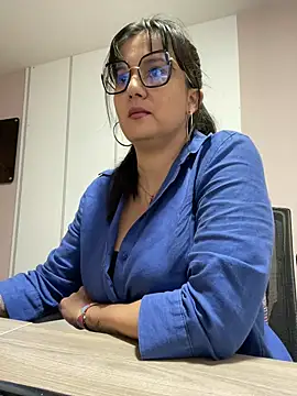 SWEETLILY18 online show from 24, 2, 2025