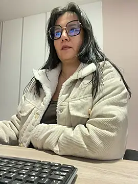 SWEETLILY18 online show from 3, 3, 2025