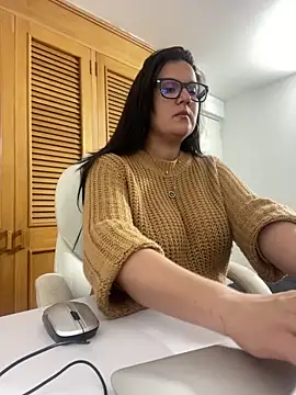 SWEETLILY18 online show from 3, 10, 2025