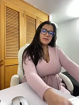 SWEETLILY18 online show from 8, 10, 2025