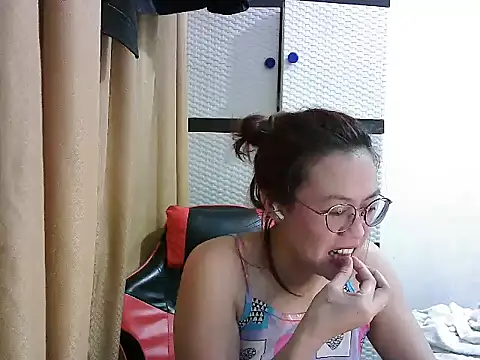 Snapshot of crizzybel chatting on 1, 10, 2025 crizzybel online show from 1, 10, 2025