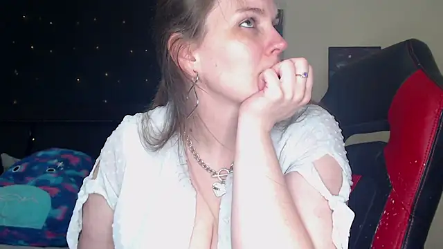 Snapshot of ToxicLilly chatting on 18, 12, 2024 ToxicLilly online show from 18, 12, 2024