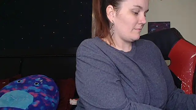 Snapshot of ToxicLilly chatting on 12, 10, 2025 ToxicLilly online show from 12, 10, 2025