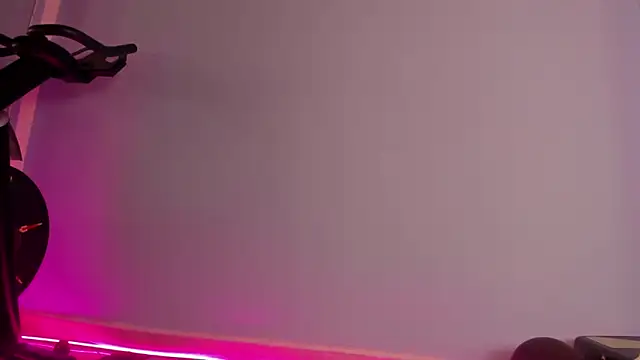 isa kiss online show from 4, 3, 2025