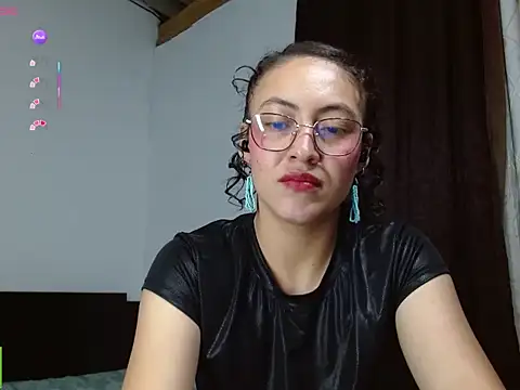 Snapshot of Olivia_Bright chatting on 20, 4, 2026 Olivia Bright online show from 20, 4, 2026