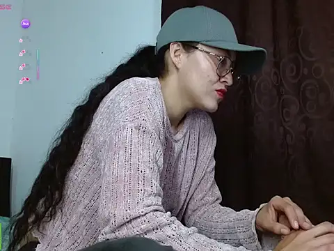 Snapshot of Olivia_Bright chatting on 25, 4, 2026 Olivia Bright online show from 25, 4, 2026