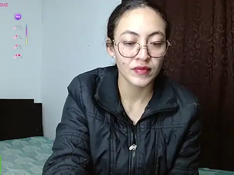Snapshot of Olivia_Bright chatting on 26, 4, 2026 Olivia Bright online show from 26, 4, 2026