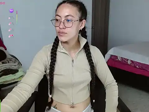 Snapshot of Olivia_Bright chatting on 23, 5, 2026 Olivia Bright online show from 23, 5, 2026