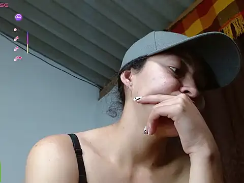 Snapshot of Olivia_Bright chatting on 27, 5, 2026 Olivia Bright online show from 27, 5, 2026