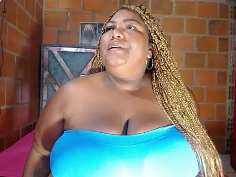 Snapshot of bustyboobsxxll chatting on 8, 3, 2026 bustyboobsxxll online show from 8, 3, 2026