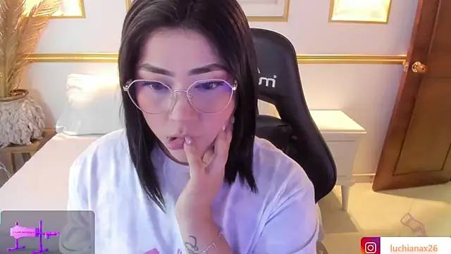 lucy26  online show from 5, 3, 2025