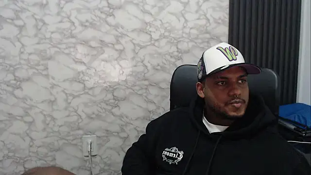 Snapshot of Sandro_xxx chatting on 13, 10, 2025 Sandro xxx online show from 13, 10, 2025