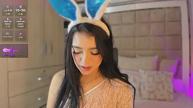 Victoria adaams online show from 20, 10, 2025