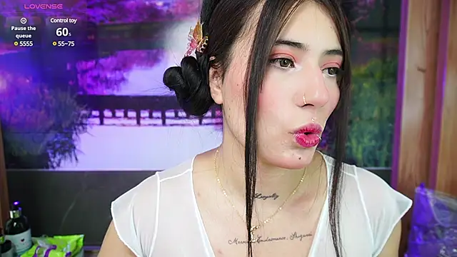 miss sharlotte18 online show from 31, 1, 2025