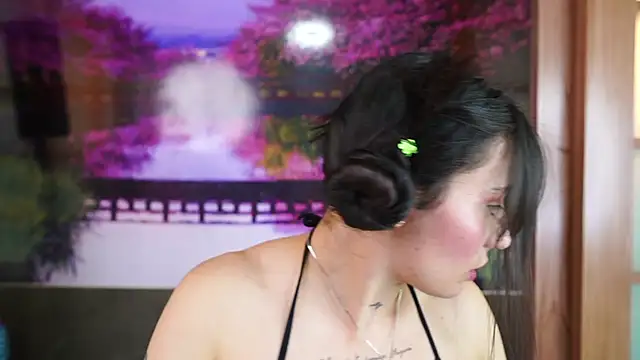 Snapshot of miss_sharlotte18 chatting on 5, 12, 2025 miss sharlotte18 online show from 5, 12, 2025