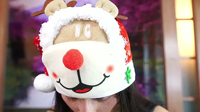 Snapshot of miss_sharlotte18 chatting on 15, 12, 2025 miss sharlotte18 online show from 15, 12, 2025