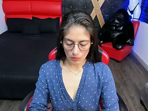 Snapshot of AnnyMilet_ chatting on 14, 7, 2026 AnnyMilet online show from 14, 7, 2026
