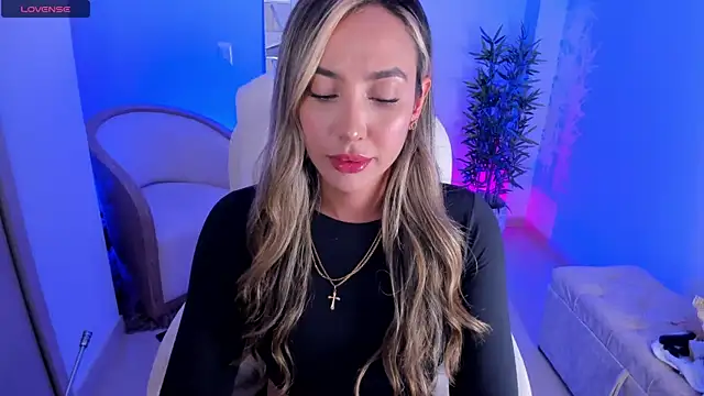 NiaBennet  online show from 3, 10, 2025