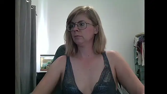 SavannaGirly online show from 1, 3, 2025