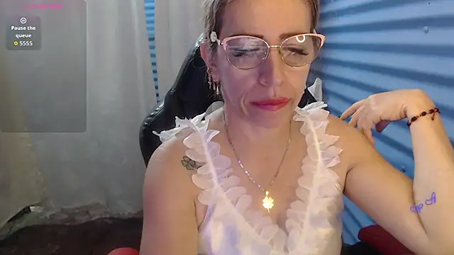 Snapshot of Chayla_Ruiz chatting on 10, 6, 2026 Chayla Ruiz online show from 10, 6, 2026