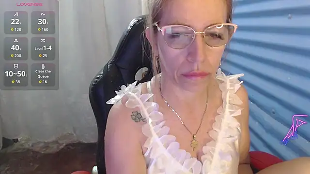 Snapshot of Chayla_Ruiz chatting on 16, 6, 2026 Chayla Ruiz online show from 16, 6, 2026