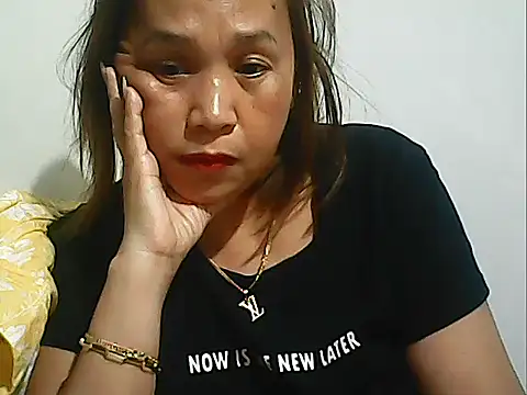 Lhadycarolyn online show from 2, 11, 2025